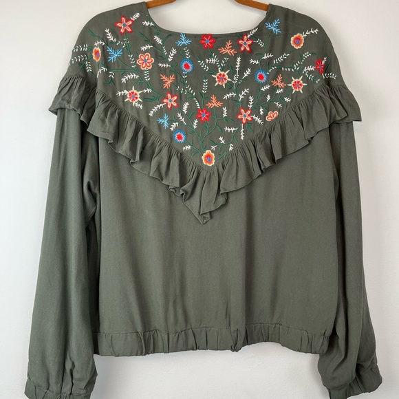 NWT Umgee Floral Embroidered Bomber Jacket Ruffle Olive Green Zip Up Medium - Picture 4 of 14